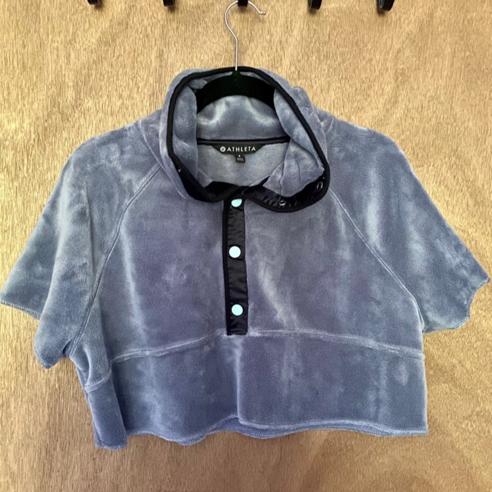 Rare Athleta Grey Cropped Fleece Top